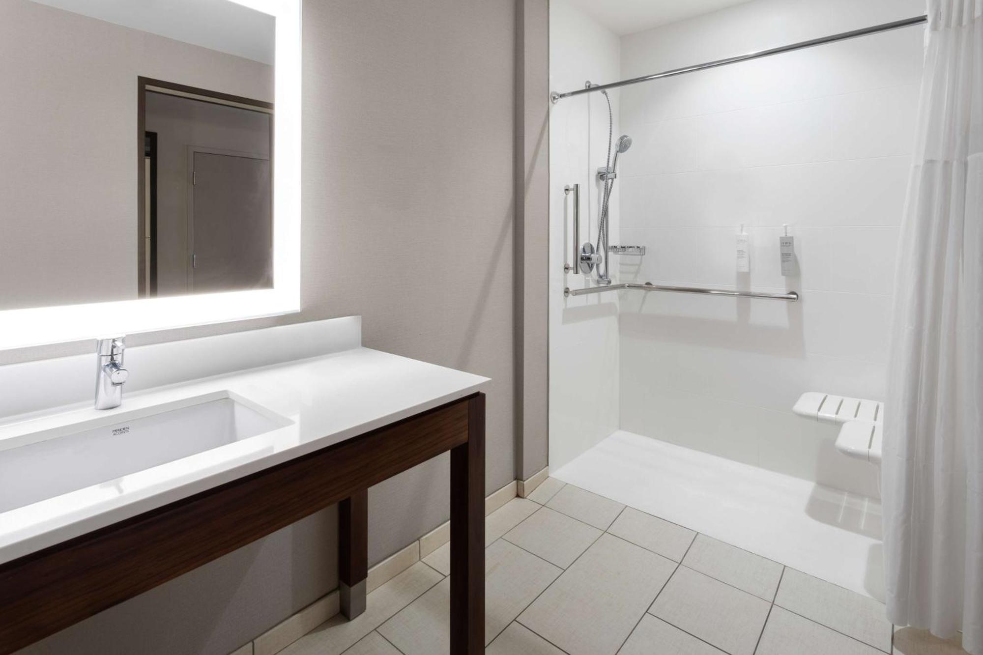 Hampton Inn By Hilton Nashville Airport Century Place Dış mekan fotoğraf
