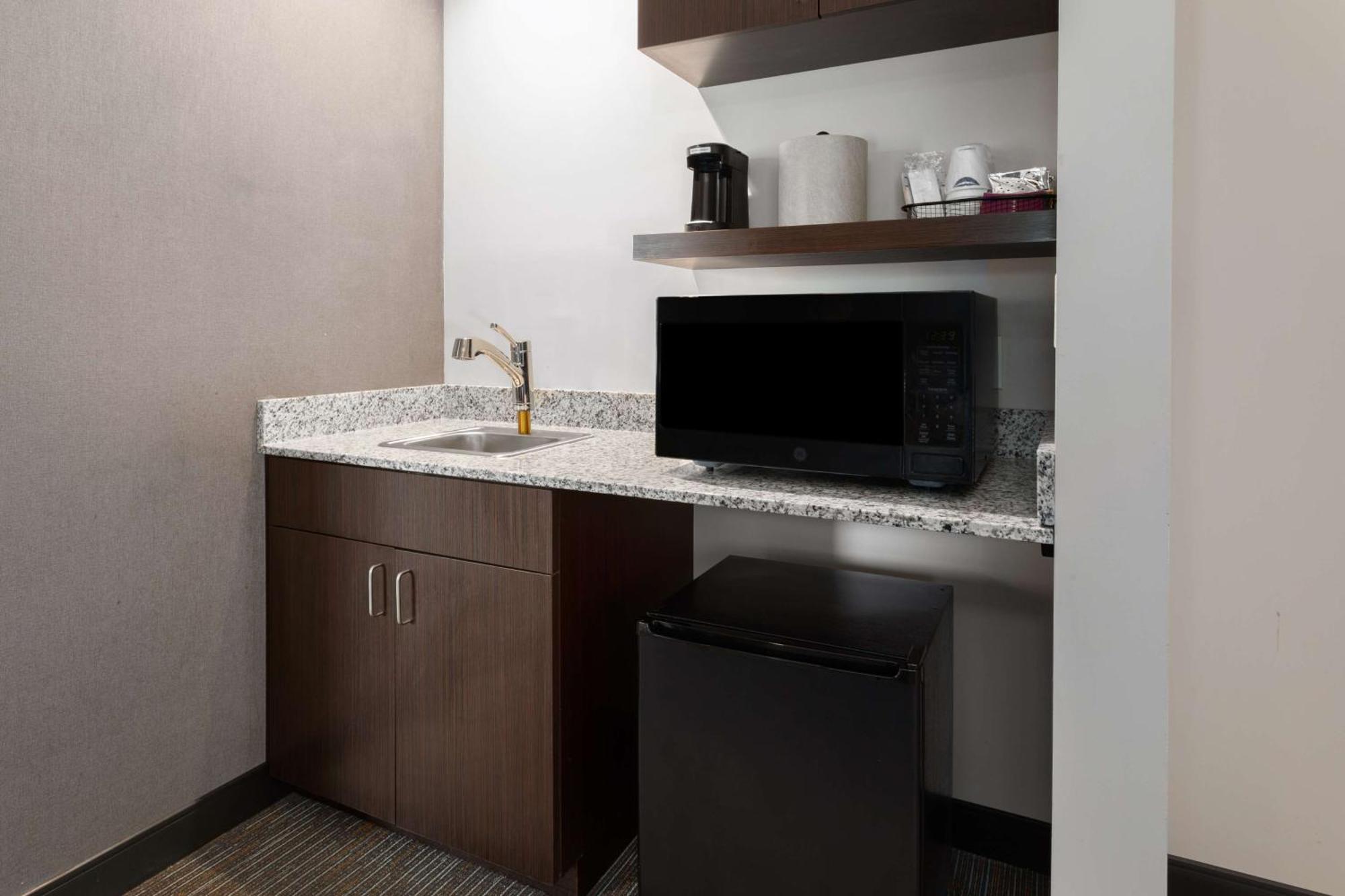Hampton Inn By Hilton Nashville Airport Century Place Dış mekan fotoğraf