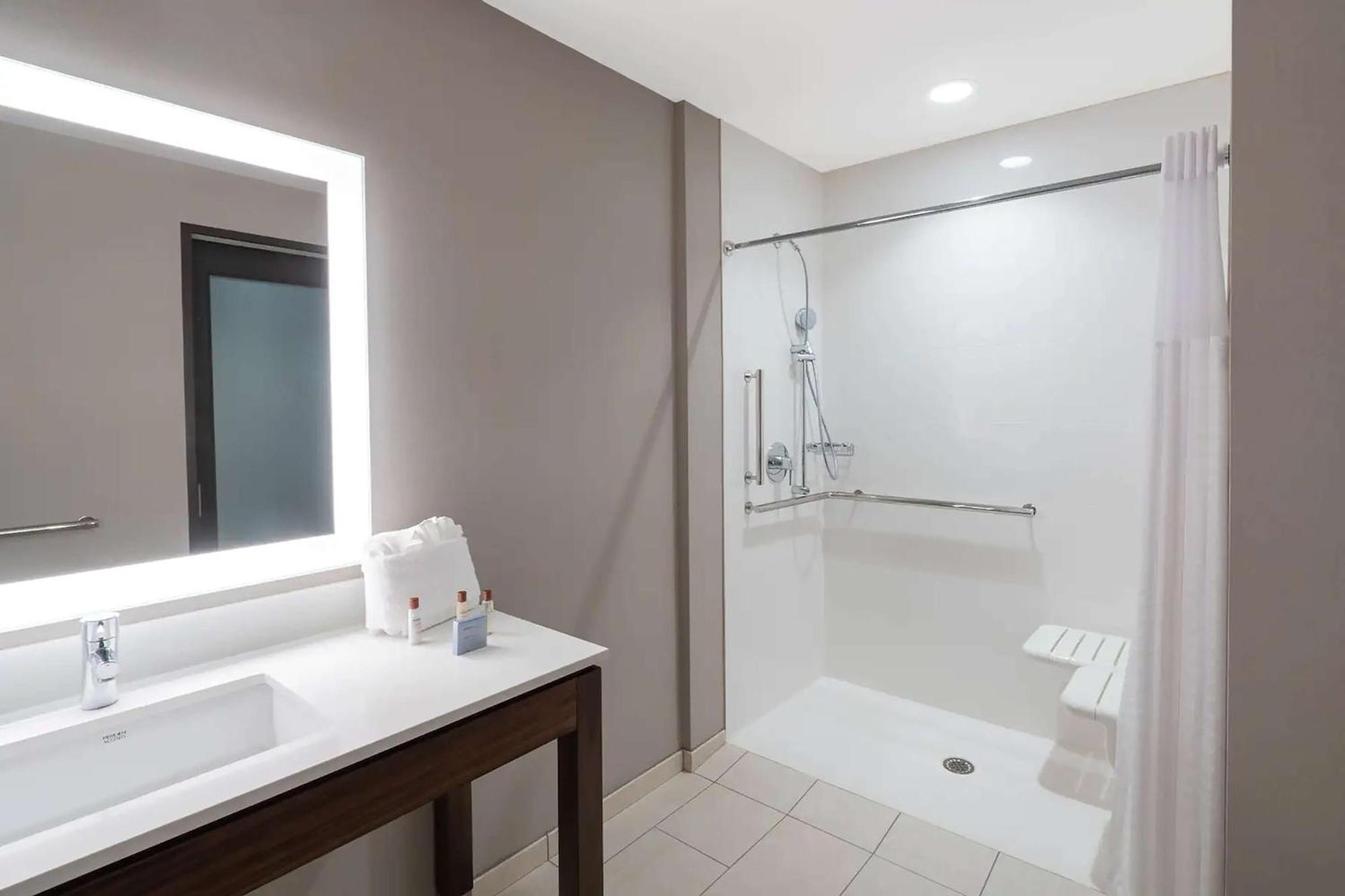 Hampton Inn By Hilton Nashville Airport Century Place Dış mekan fotoğraf